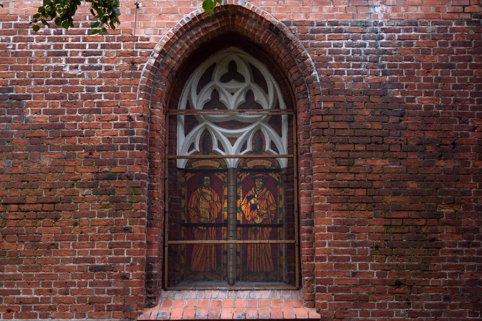 Окно кафедрального собора в Калининграде