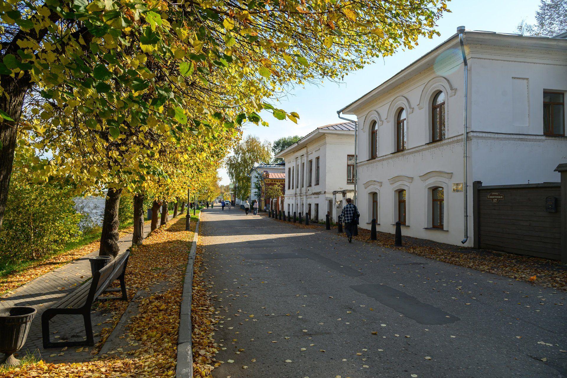 Советская улица - центральная в Плёсе