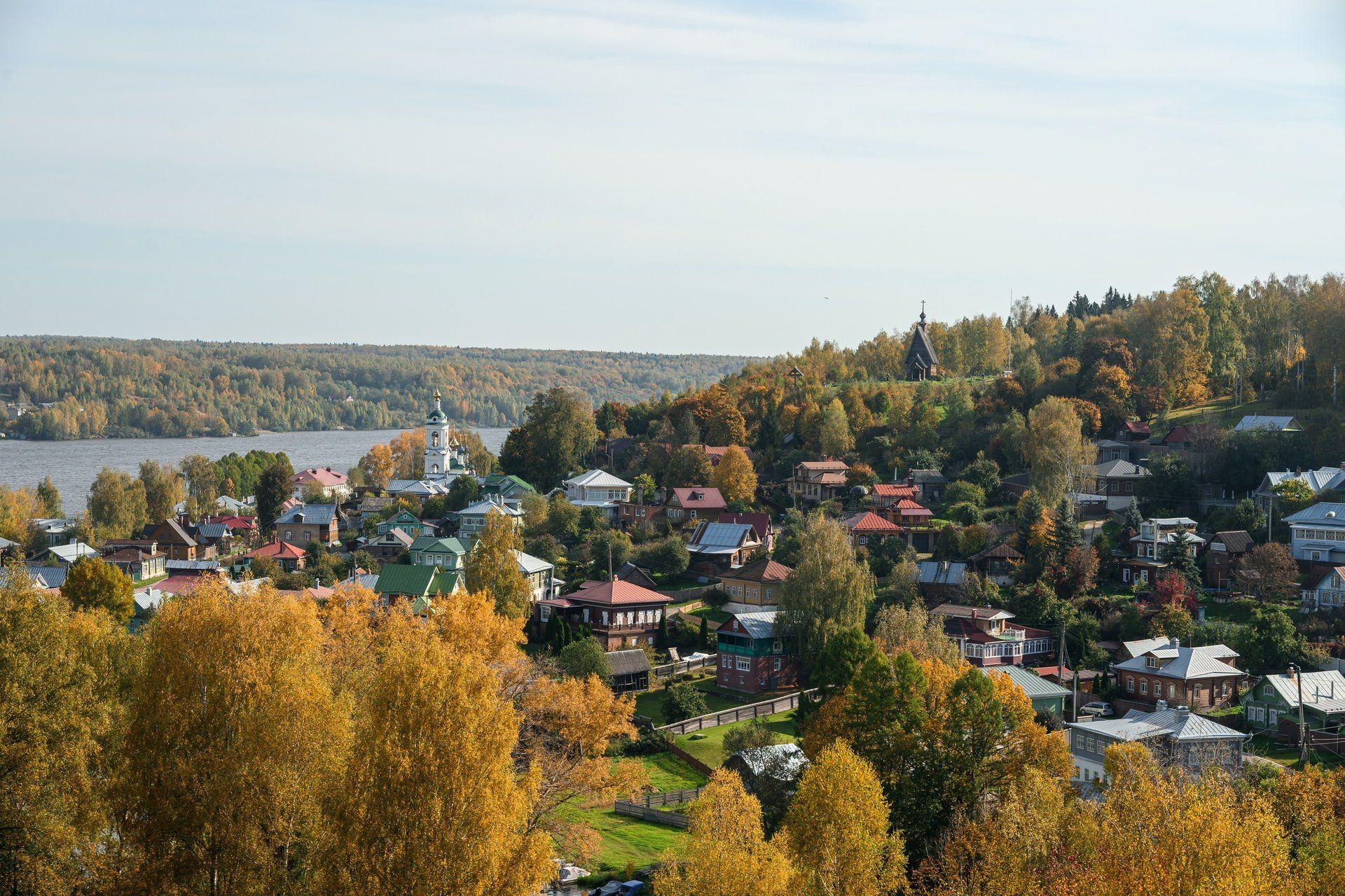 Плёс осенью: прогулка по старинному городку на Волге